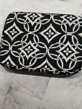 Vera Bradley Black & White Quilted Mini Tablet Sleeve